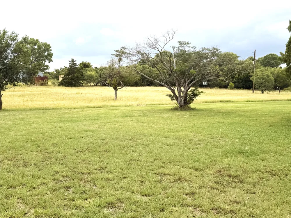 709 W Saint Charles Street Eastland, TX 76448