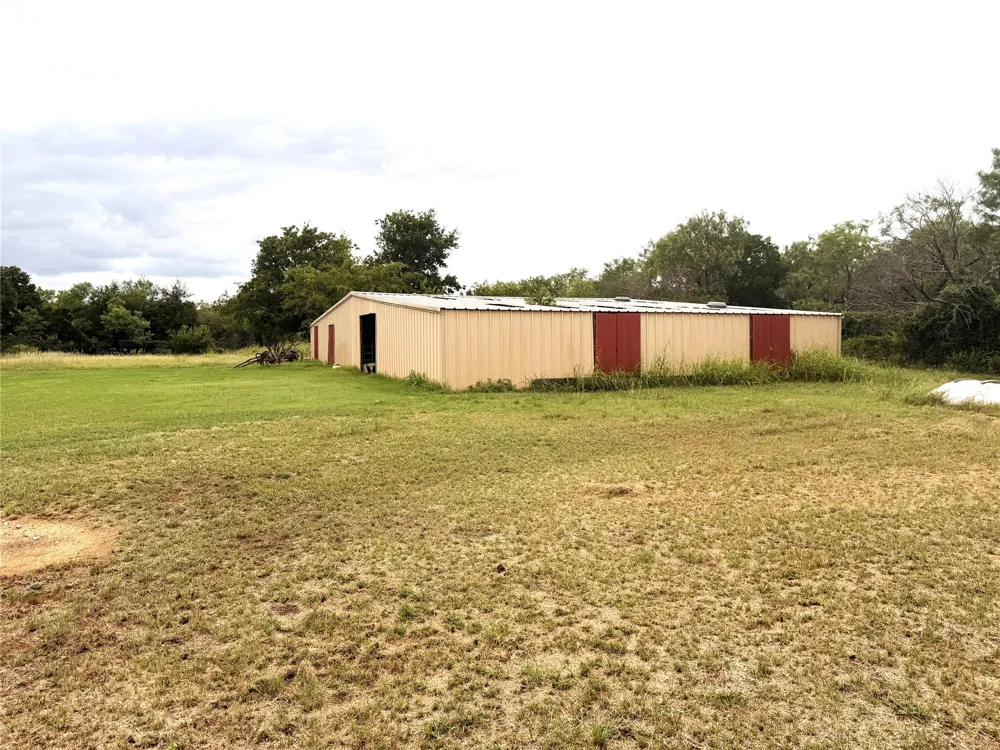709 W Saint Charles Street Eastland, TX 76448