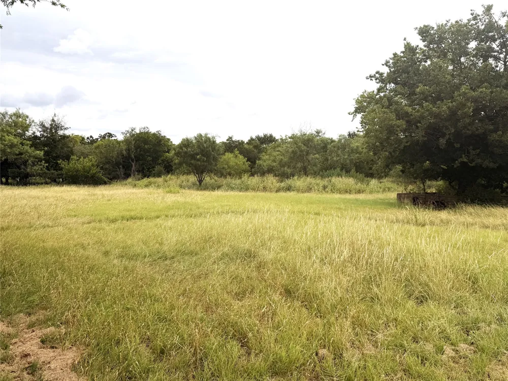 709 W Saint Charles Street Eastland, TX 76448