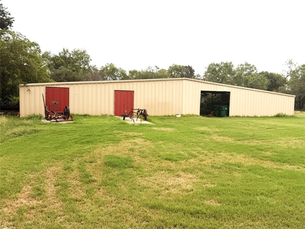 709 W Saint Charles Street Eastland, TX 76448