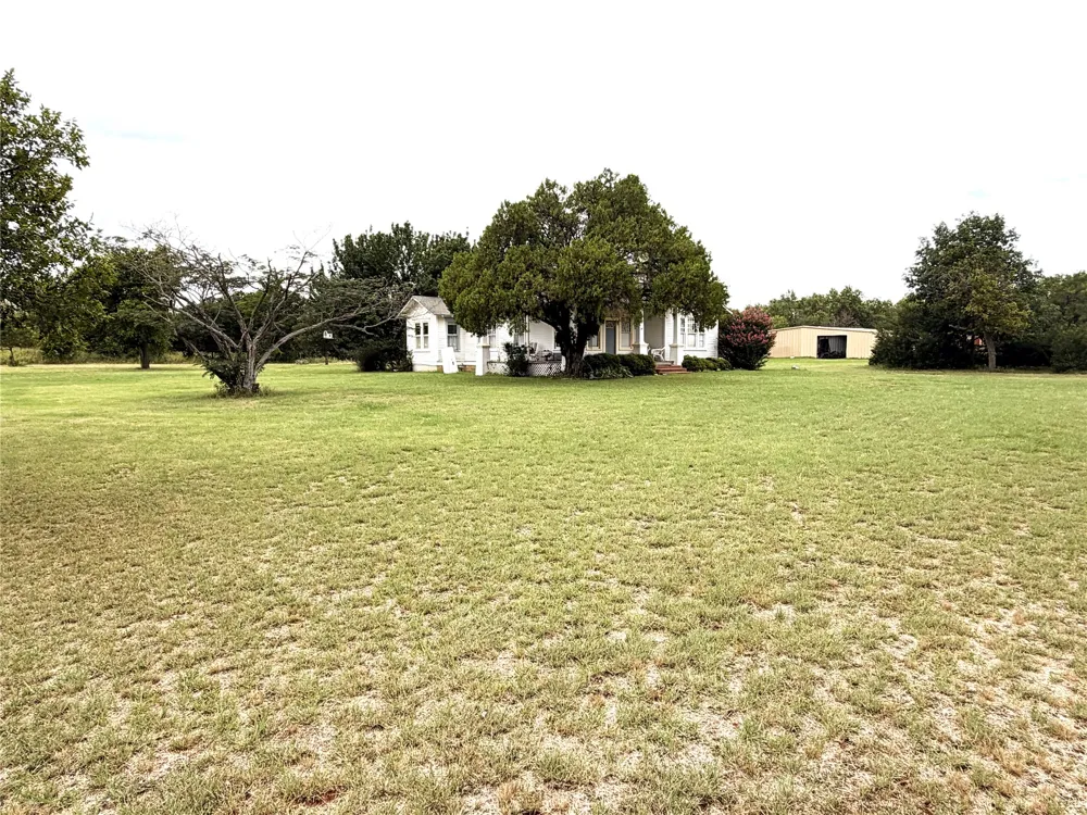 709 W Saint Charles Street Eastland, TX 76448