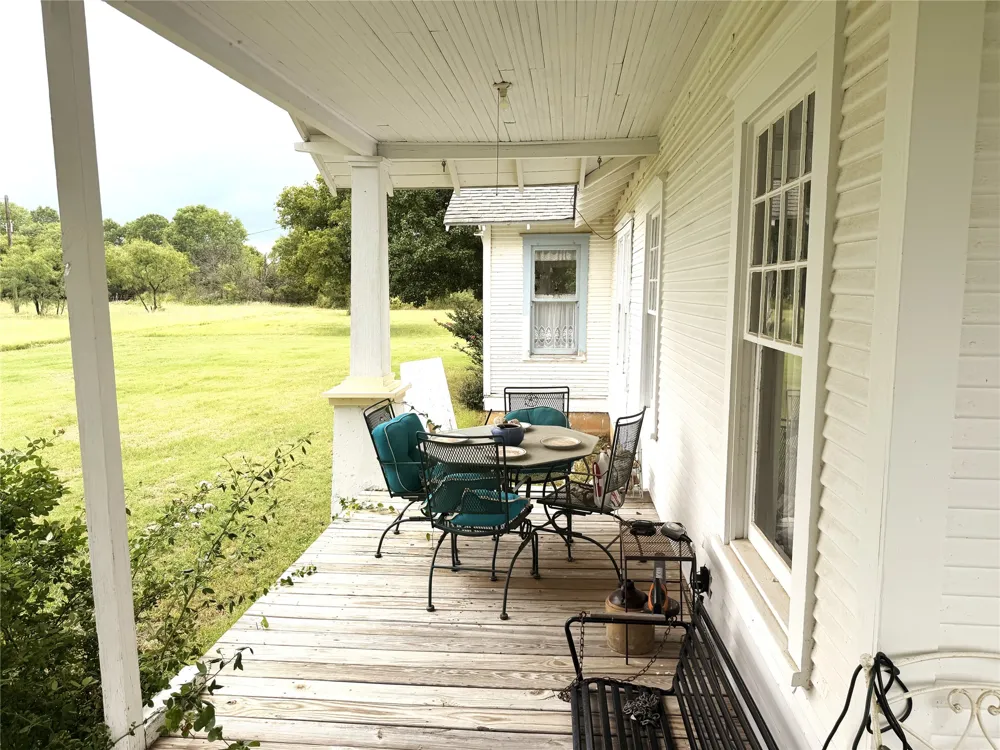 709 W Saint Charles Street Eastland, TX 76448