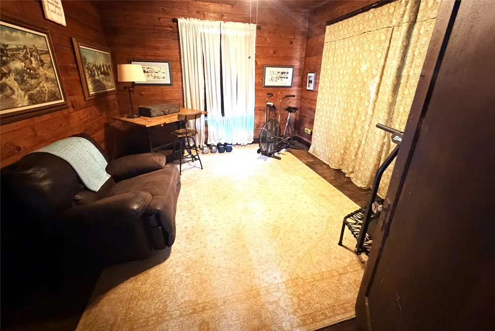 709 W Saint Charles Street Eastland, TX 76448