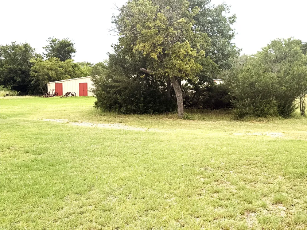 709 W Saint Charles Street Eastland, TX 76448