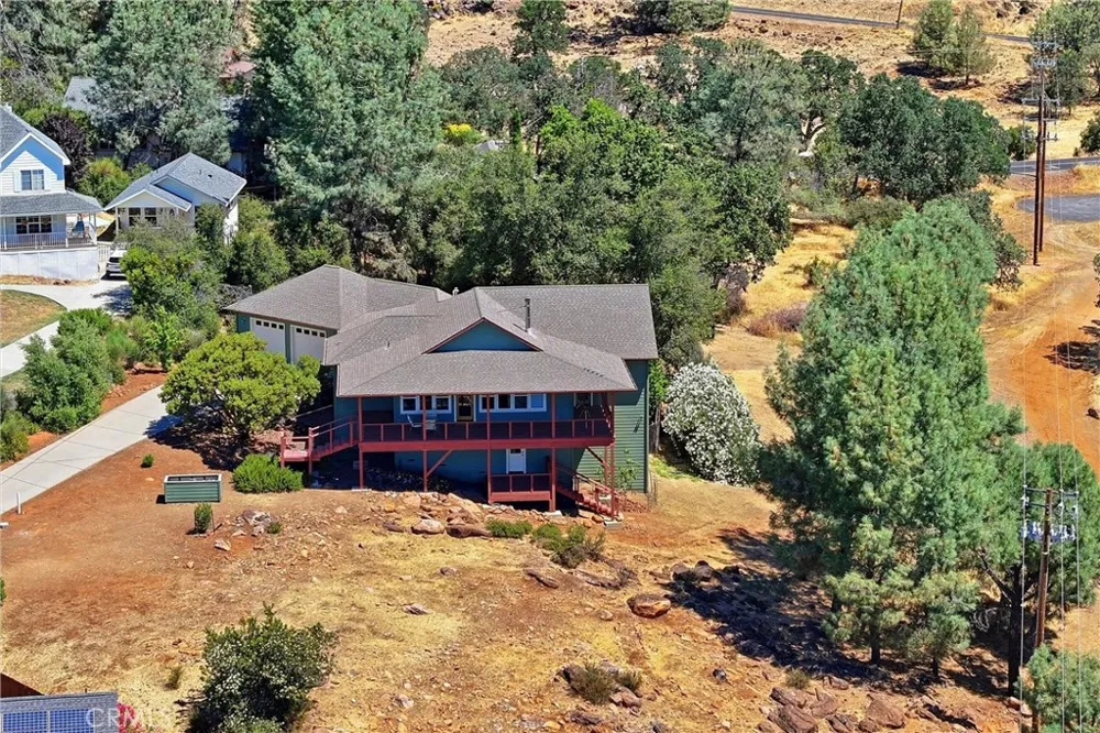 16542 Crescent Court Hidden Valley Lake, CA 95467