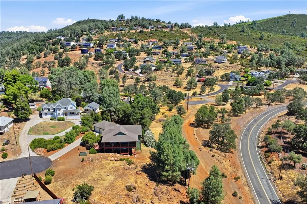 16542 Crescent Court Hidden Valley Lake, CA 95467