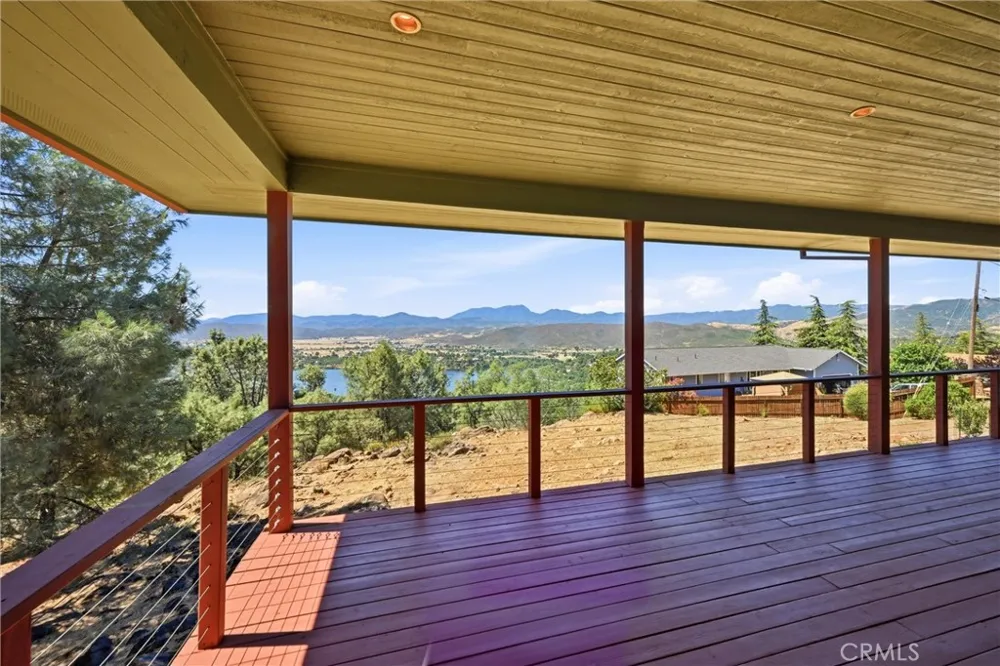 16542 Crescent Court Hidden Valley Lake, CA 95467