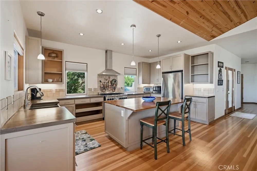 16542 Crescent Court Hidden Valley Lake, CA 95467