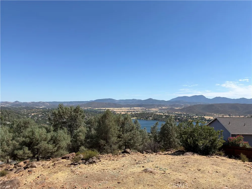 16542 Crescent Court Hidden Valley Lake, CA 95467