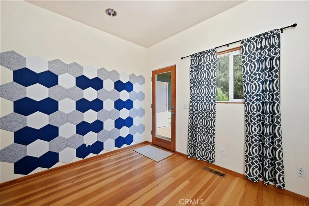 16542 Crescent Court Hidden Valley Lake, CA 95467