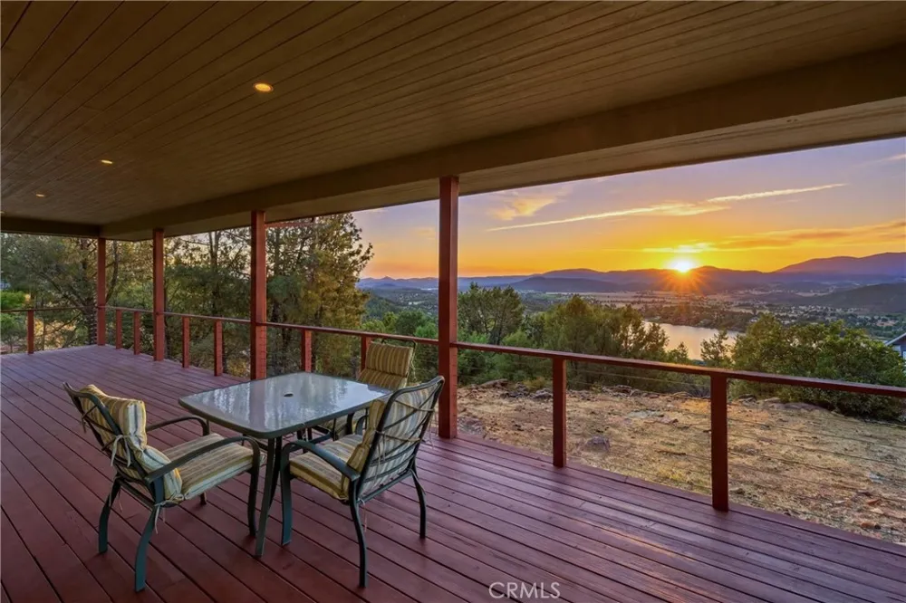 16542 Crescent Court Hidden Valley Lake, CA 95467