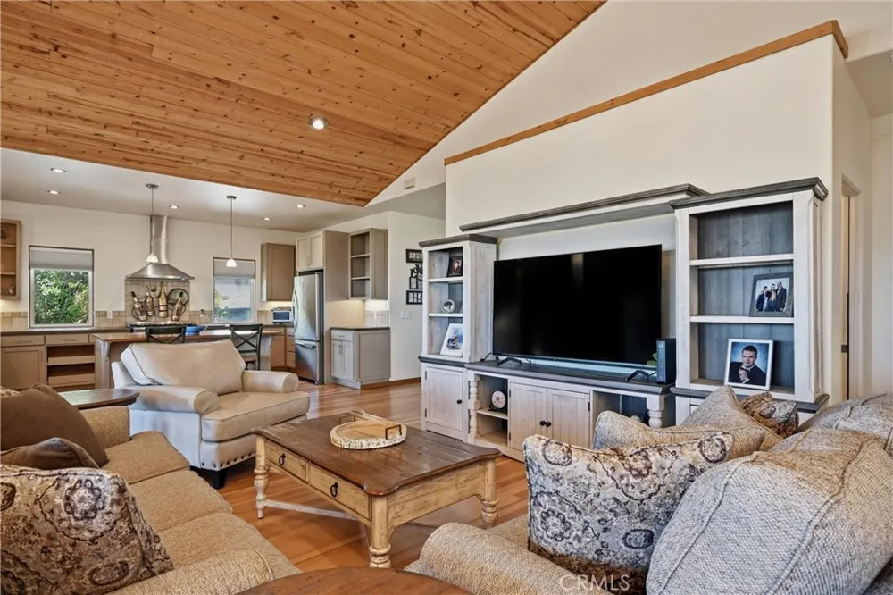 16542 Crescent Court Hidden Valley Lake, CA 95467
