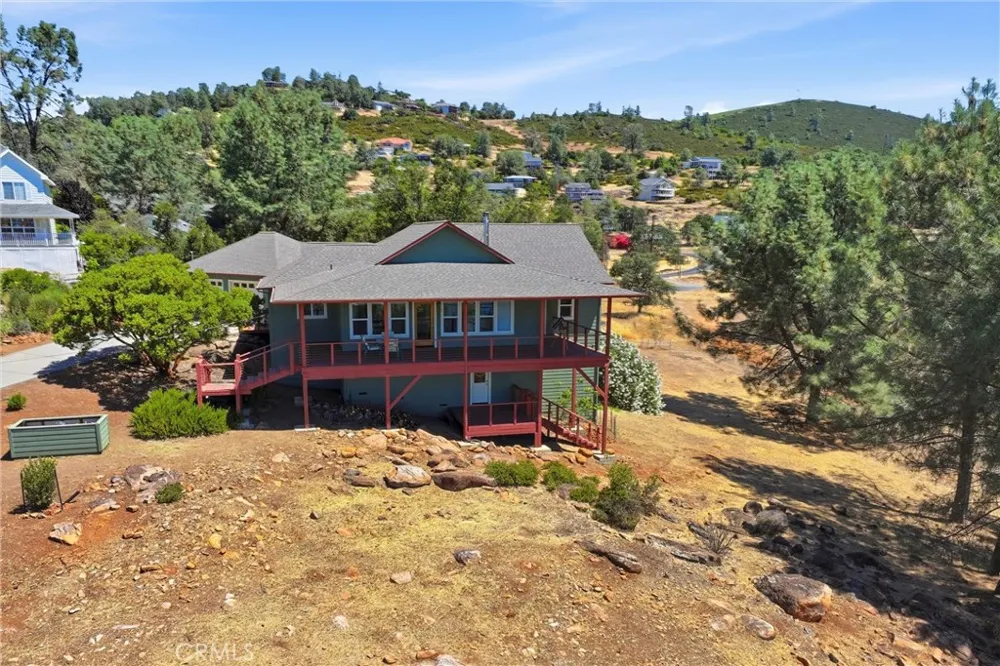 16542 Crescent Court Hidden Valley Lake, CA 95467