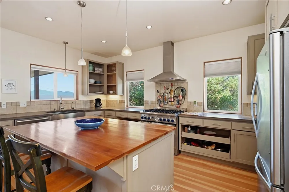 16542 Crescent Court Hidden Valley Lake, CA 95467