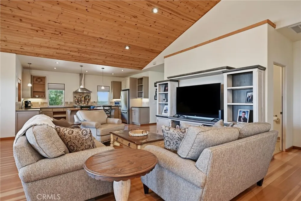 16542 Crescent Court Hidden Valley Lake, CA 95467