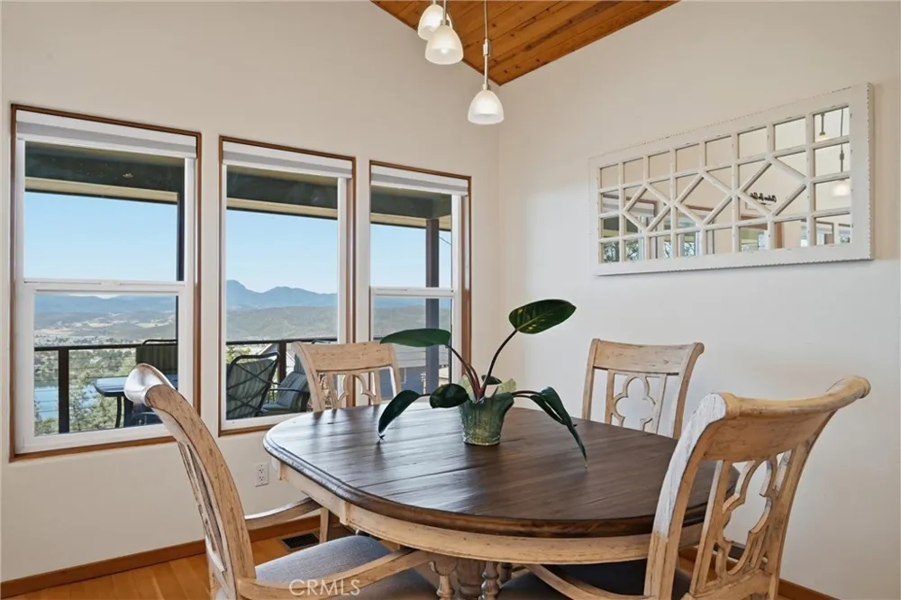 16542 Crescent Court Hidden Valley Lake, CA 95467