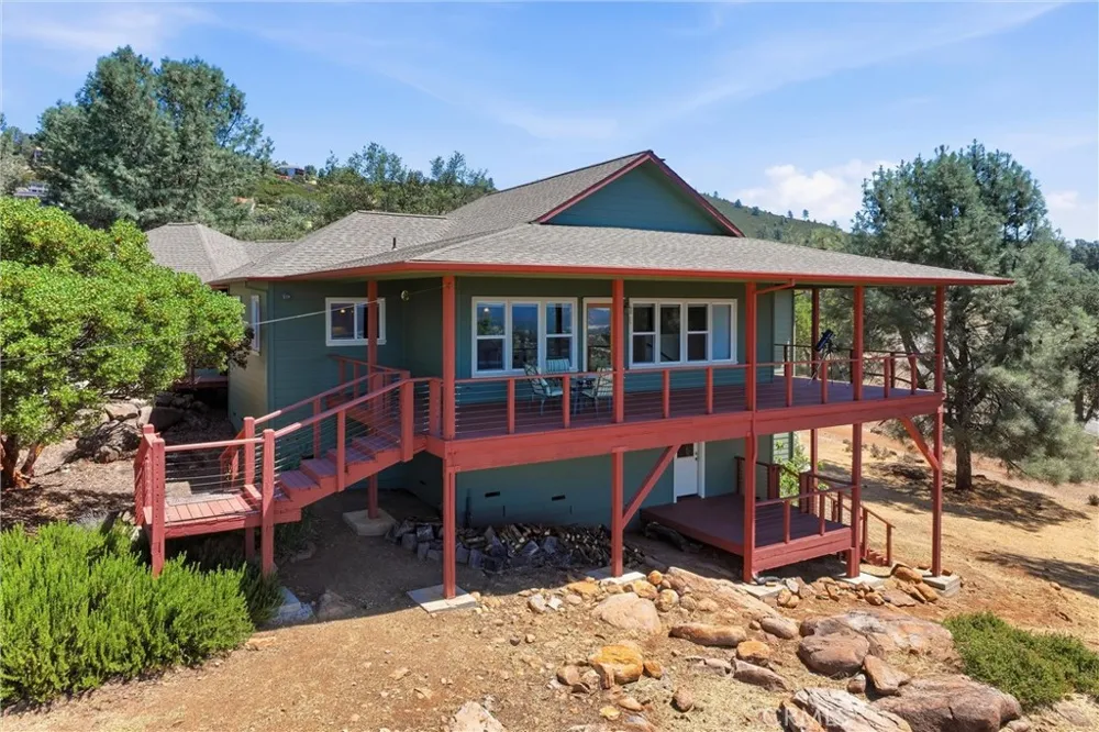 16542 Crescent Court Hidden Valley Lake, CA 95467