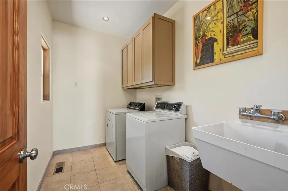 16542 Crescent Court Hidden Valley Lake, CA 95467