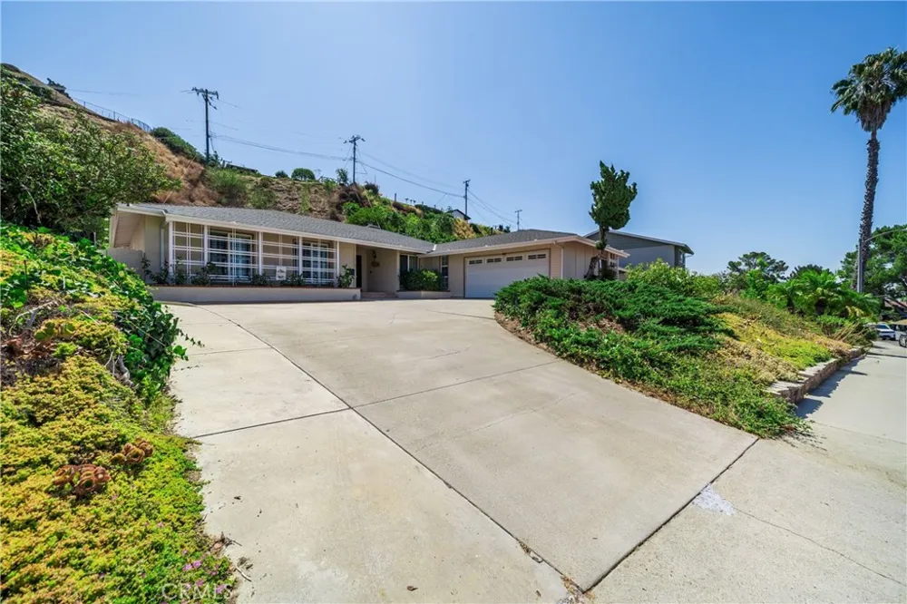 6224 Roundhill Drive Whittier, CA 90601