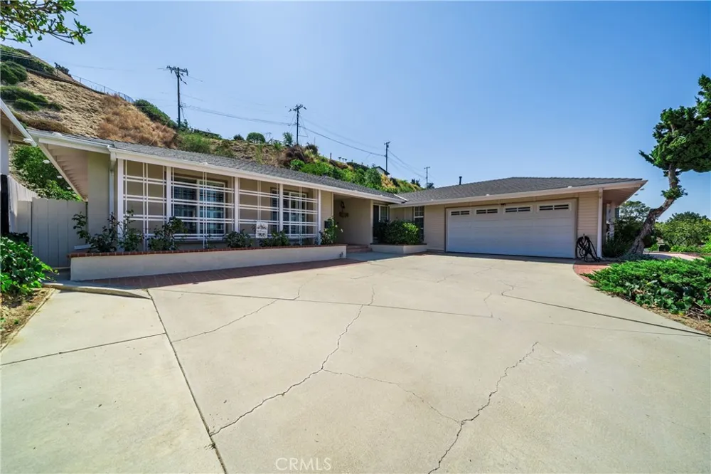 6224 Roundhill Drive Whittier, CA 90601
