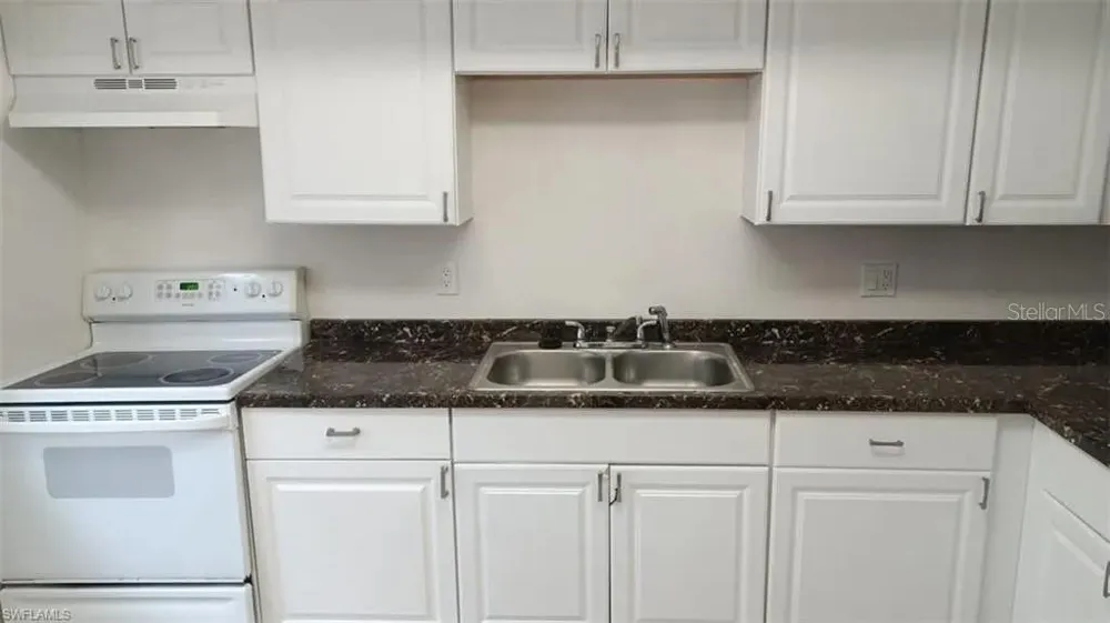 2524 CONGRESS STREET ##4 Fort Myers, FL 33901