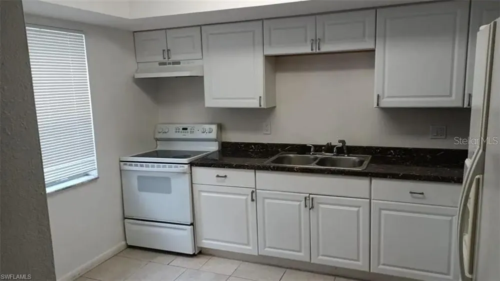2524 CONGRESS STREET ##4 Fort Myers, FL 33901
