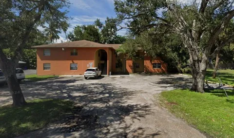 2524 CONGRESS STREET ##4