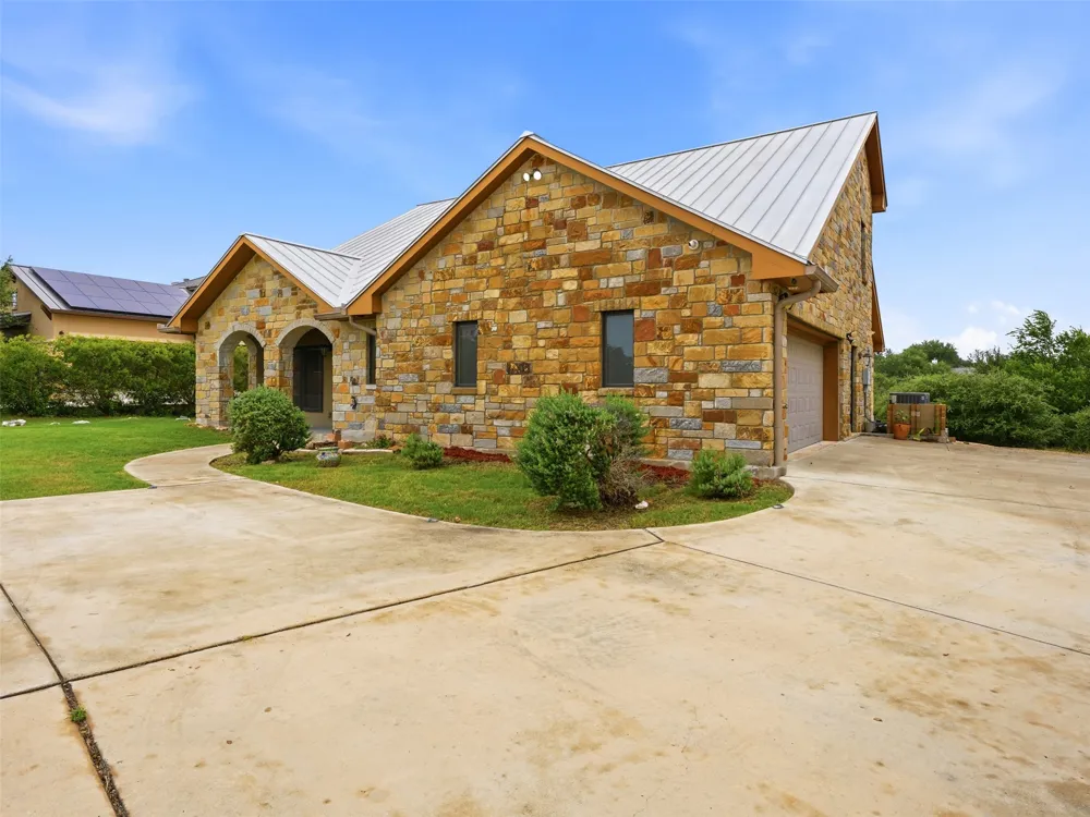 1252 Merlot New Braunfels, TX 78132