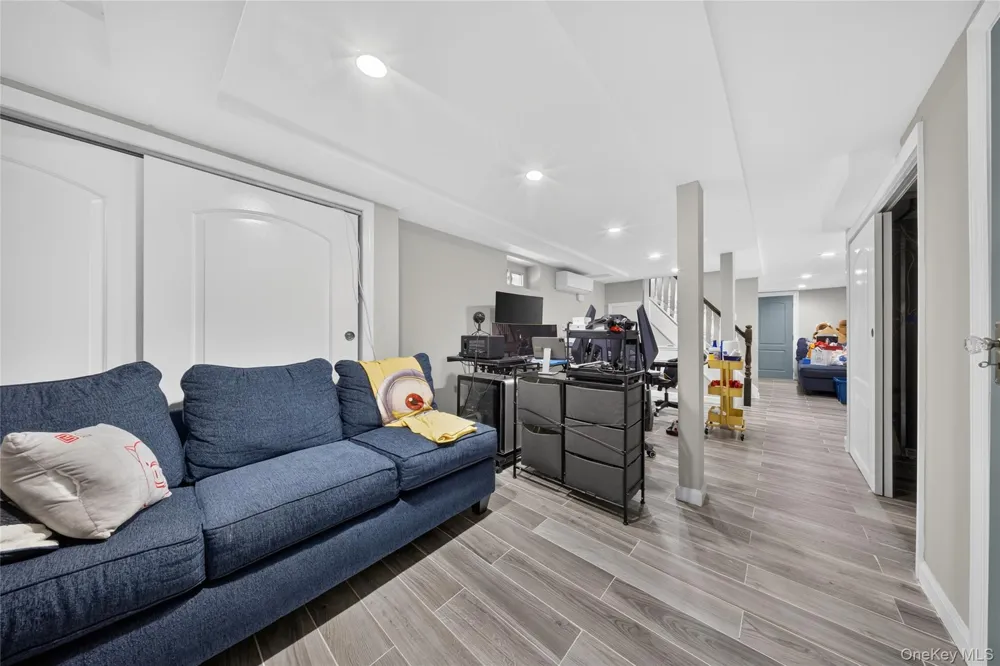 41 Catherine Avenue Franklin Square, NY 11010