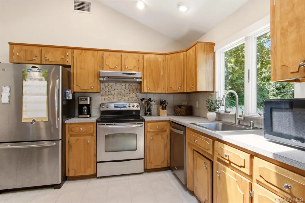 18 Millet Street Dix Hills, NY 11746