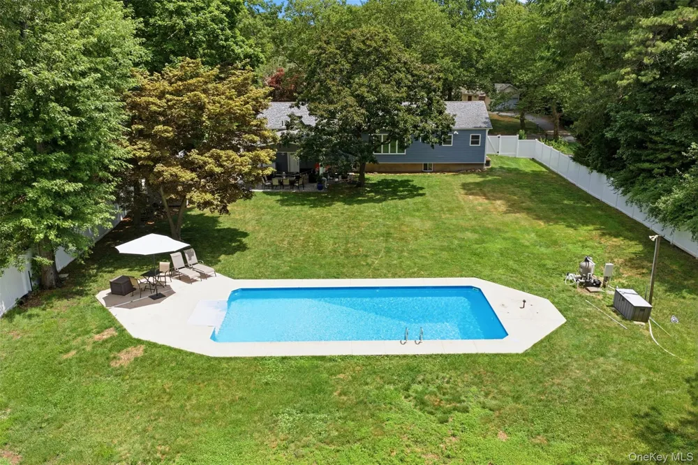 18 Millet Street Dix Hills, NY 11746