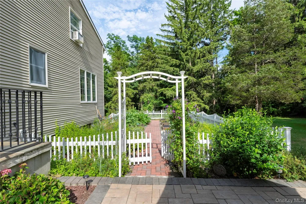 60 Traver Road Pleasant Valley, NY 12569