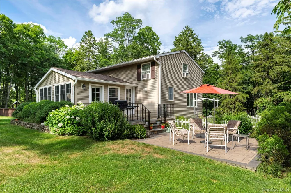 60 Traver Road Pleasant Valley, NY 12569