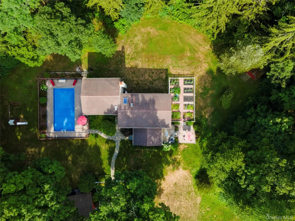 60 Traver Road Pleasant Valley, NY 12569