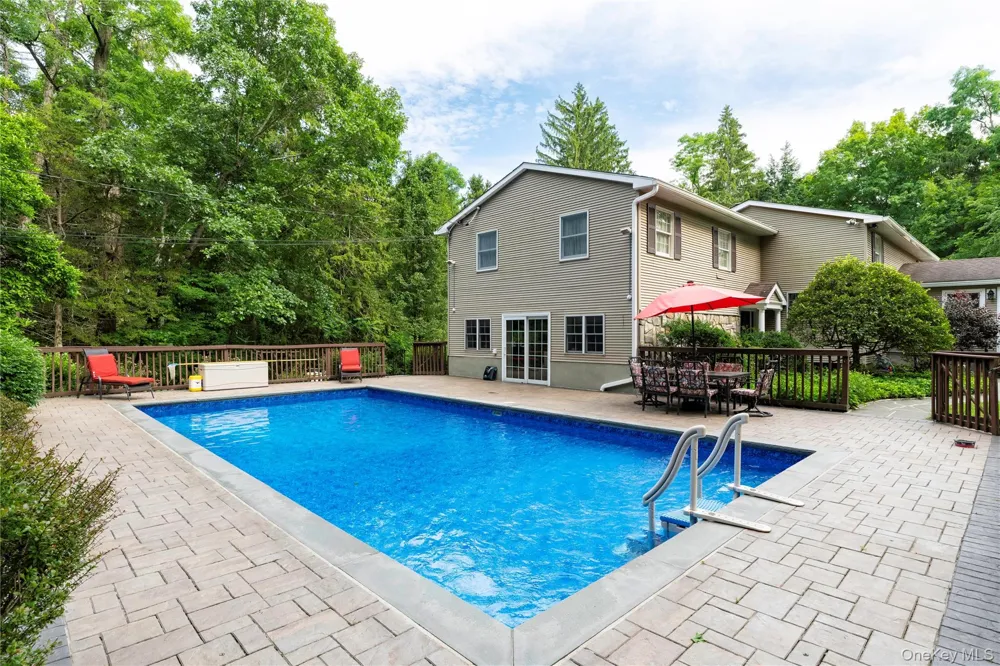 60 Traver Road Pleasant Valley, NY 12569