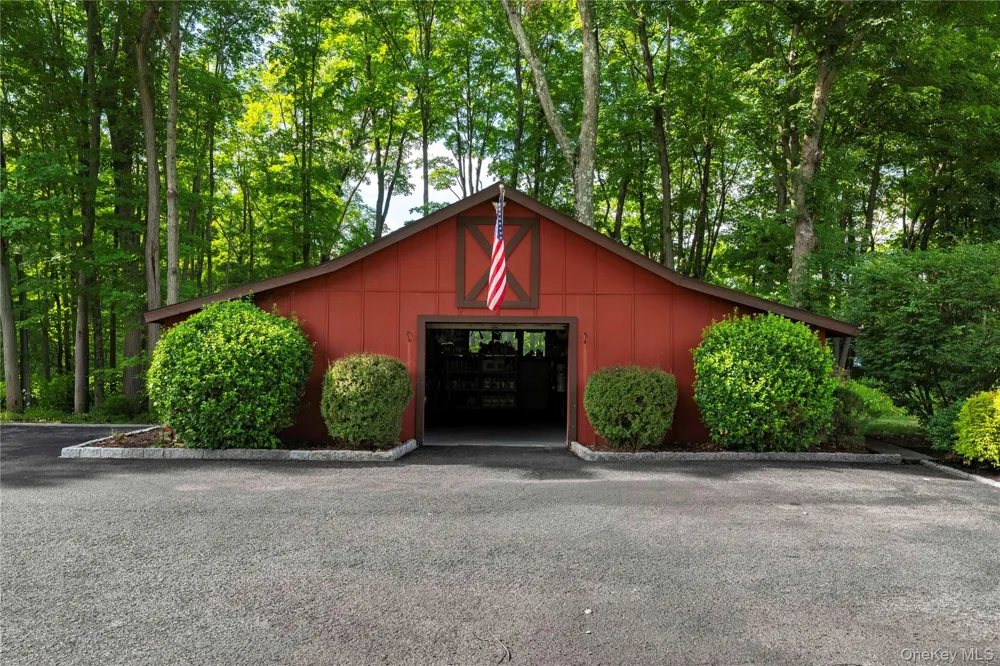 60 Traver Road Pleasant Valley, NY 12569