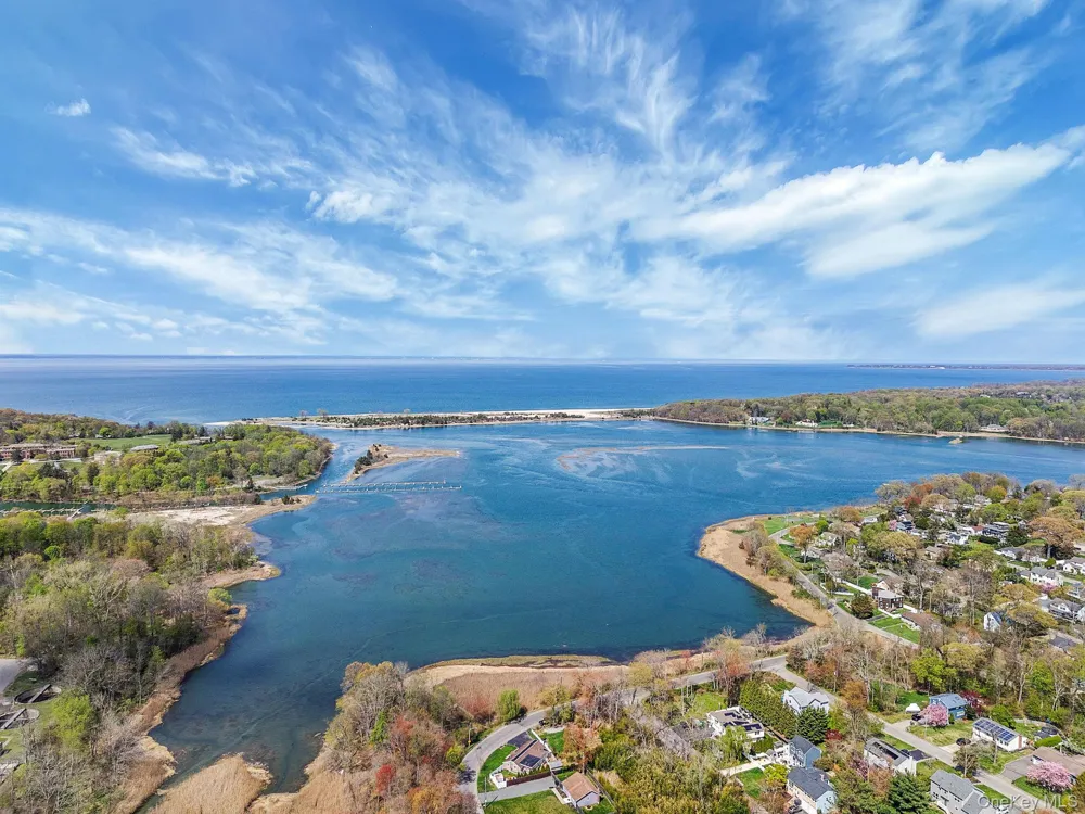 93 Maple Road Kings Park, NY 11754