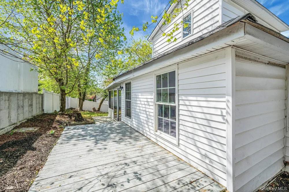 93 Maple Road Kings Park, NY 11754