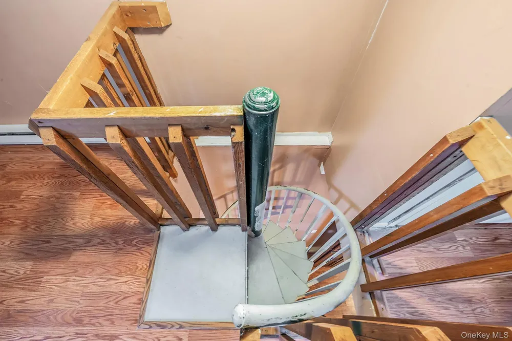 93 Maple Road Kings Park, NY 11754