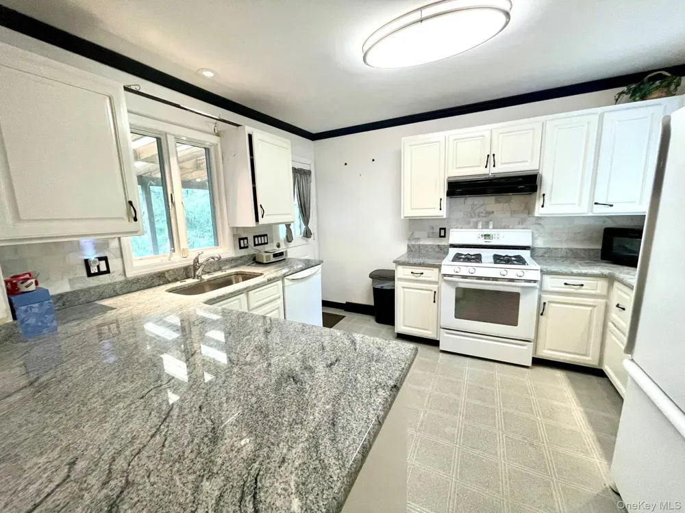 21 Harmony Road Spring Valley, NY 10977