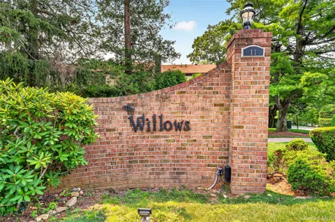 11 Jackson Avenue #81
