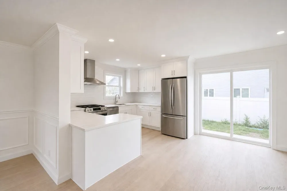 1316 R STREET Elmont, NY 11003