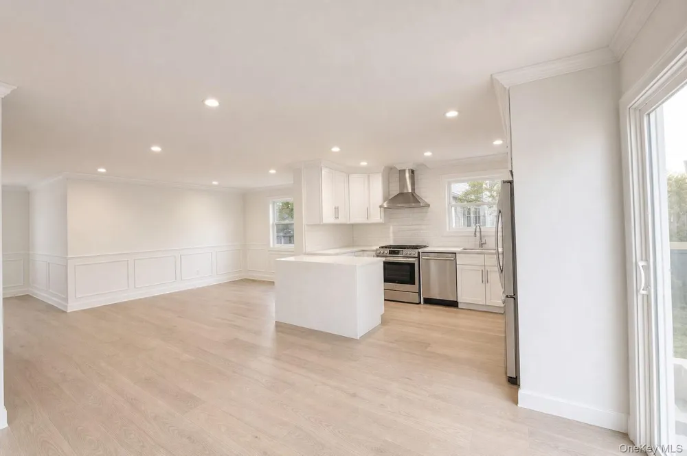 1316 R STREET Elmont, NY 11003