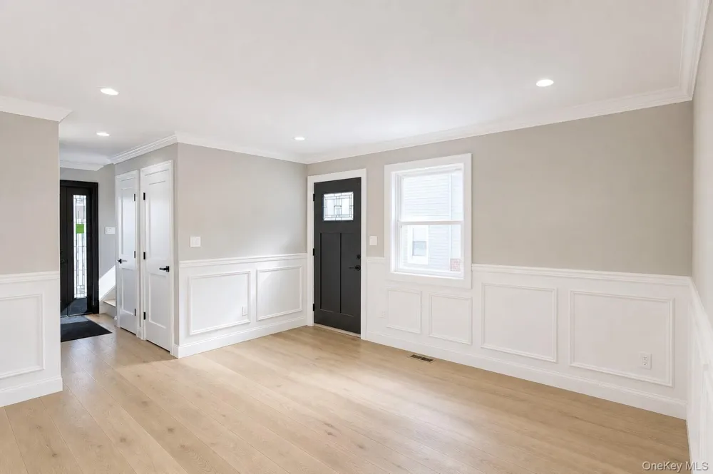 1316 R STREET Elmont, NY 11003