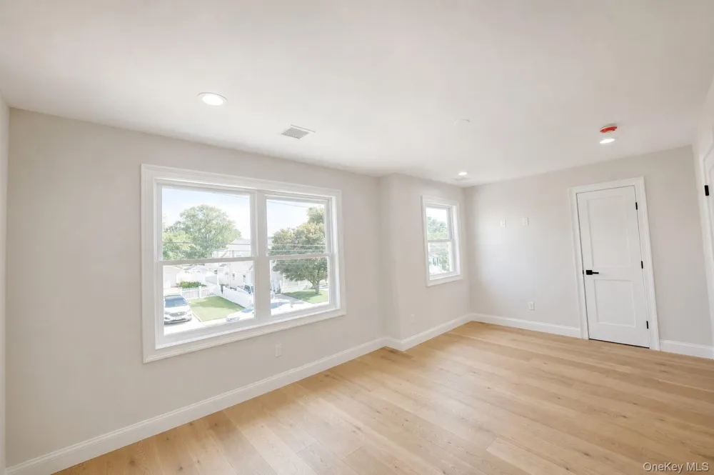 1316 R STREET Elmont, NY 11003