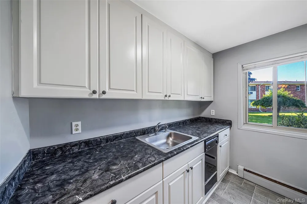2397 union blvd #8a Islip, NY 11751