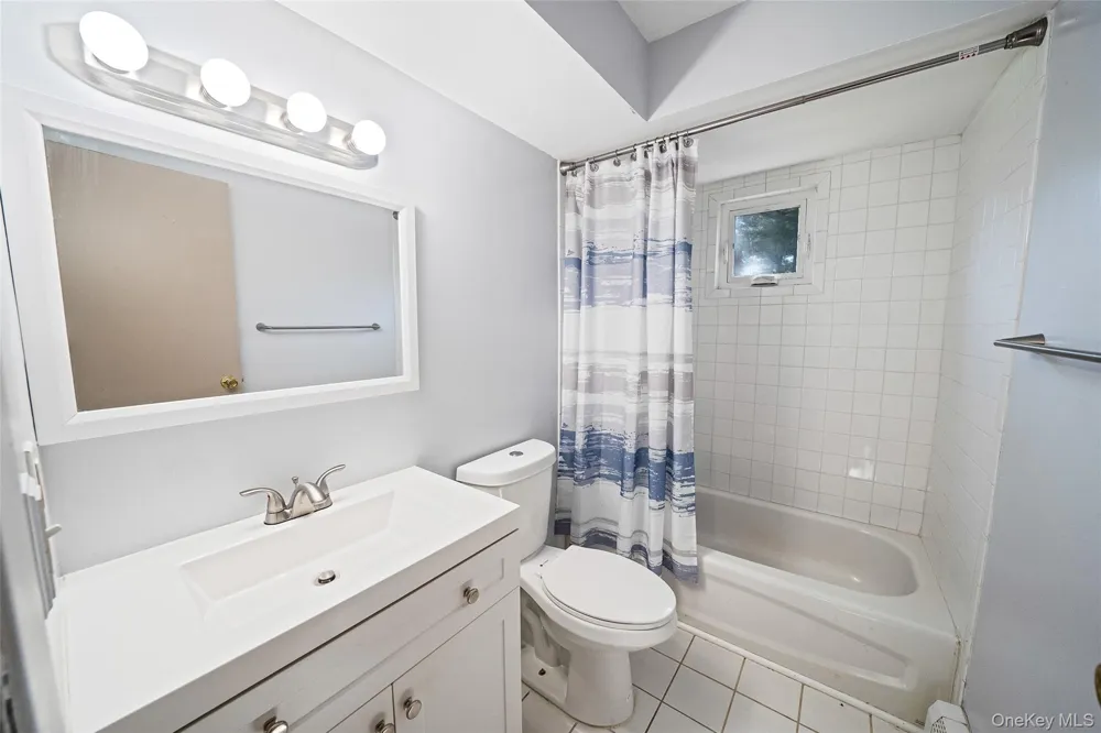 2397 union blvd #8a Islip, NY 11751
