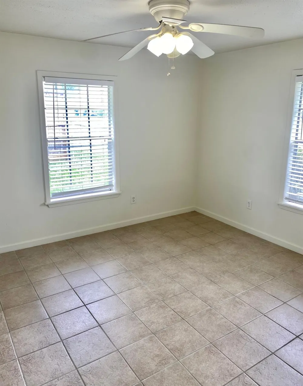 512 Wilmington Drive Bellaire, TX 77401