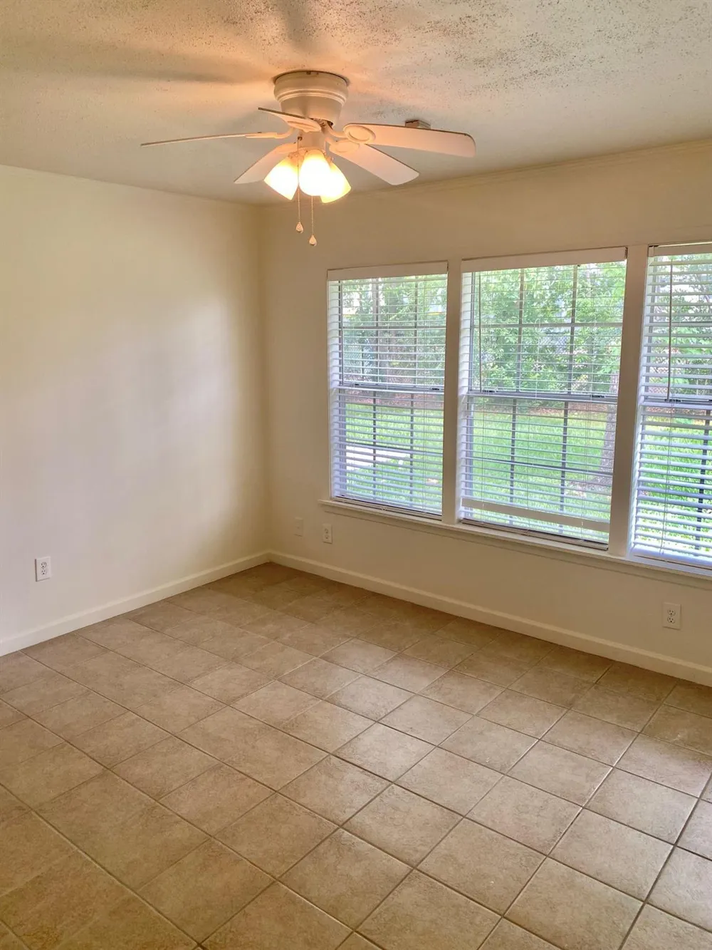 512 Wilmington Drive Bellaire, TX 77401