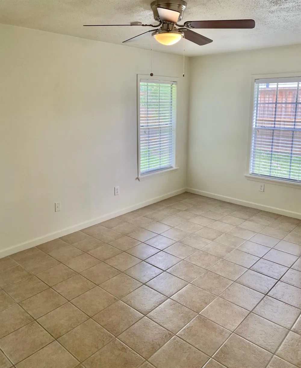 512 Wilmington Drive Bellaire, TX 77401